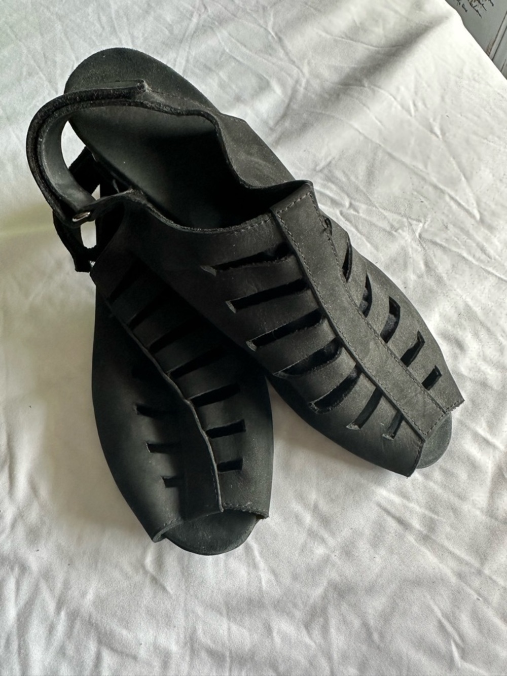Munro American Black Leather Cutout Heels Size 10 Velcro Back Comfort